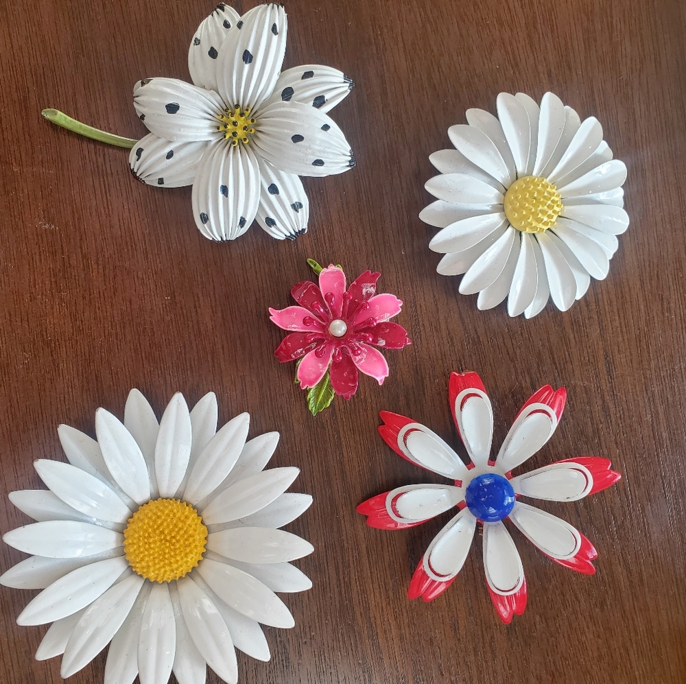 Vintage Enameled Metal Flower Pin Bundle (5)